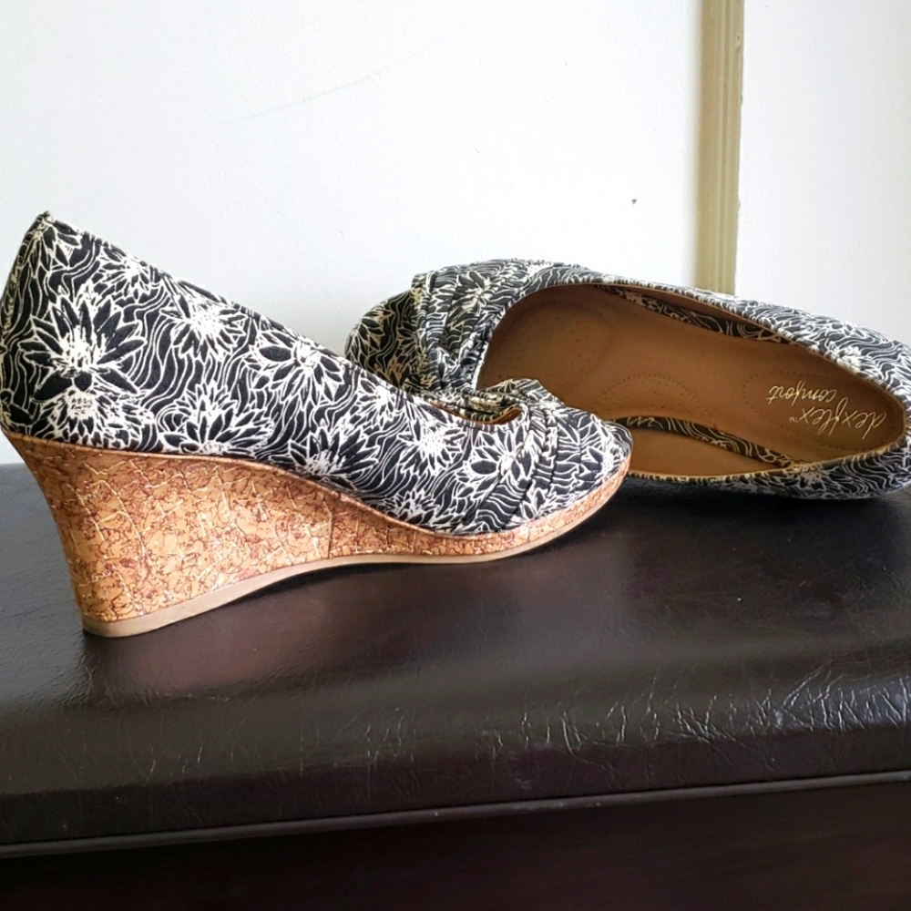 Wedge sandals